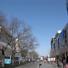 西単の通りの様子