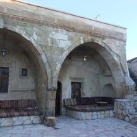 洞窟の部屋は３つでした。