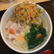 野菜たっぷりのうどん