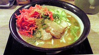 博多ラーメン由丸の麦味噌ラーメン