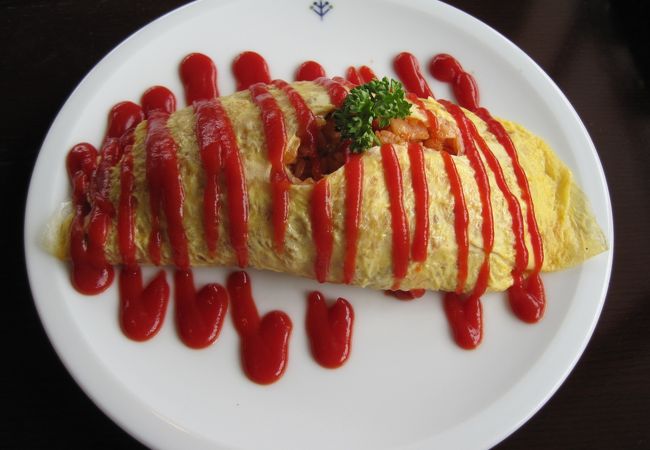 郊外にあるカフェ＆レストラン