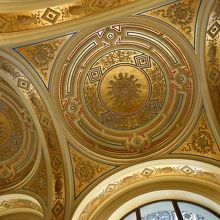 美しい入り口天井