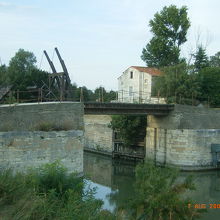 少し違いますね。