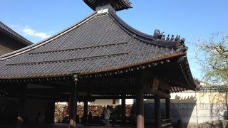 城崎温泉駅前にあります。