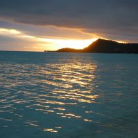マティラ岬からの夕日（曇り空からかすかに見えた）