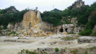 重ーい歴史を感じます