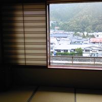 部屋からの三朝川の眺め