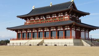 ポツンと建っています