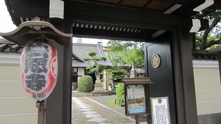 大横川親水公園沿いのお寺