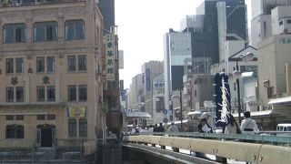 河原町と祇園を結ぶ橋