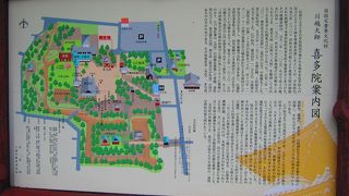 五百羅漢も立派だが本堂も風格がある