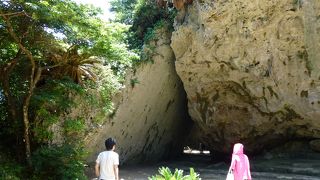 斎場御嶽 --- 沖縄県最高の聖地です！もちろん世界遺産！