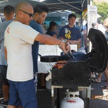 ソーセージを焼いています。臭いがたまりません♪