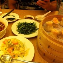 食べきれない料理