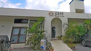 バルコニーからの眺めは最高！昼は込むので11時ごろに行くとよい．