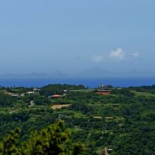 遠くの島が見える