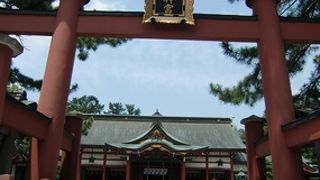 大鳥居が見事です