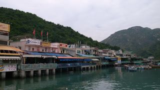 夏のハイキングはキビシいです