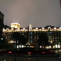 北京路側の正面外観夜景