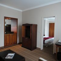 シーティングエリアの右奥が寝室