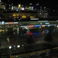 １１階だったでしょうか。行きかうトラムの姿を楽しめます。