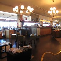 レストランは最上階にあり、朝食はここです。