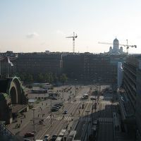 レストランのテラス席から中央駅方面の風景も楽しめます。