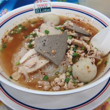 トムヤムクンラーメンwithポーク　50バーツ