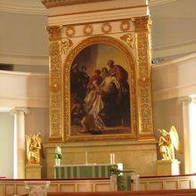 上品な祭壇があります。