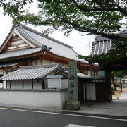 桜の綺麗なお寺