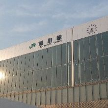 ホテルの窓から新しく生まれ変わったJR旭川駅が見えます。