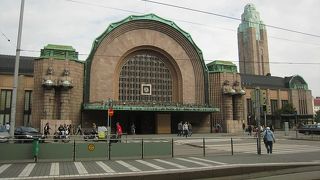 お寿司がテイクアウトできるお店あり。