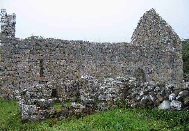 アイルランド西の孤島に残る教会