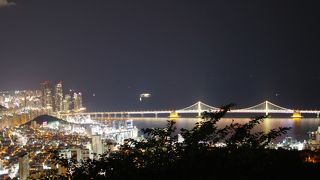 美しい釜山の夜景を一望