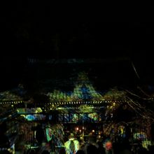 デジタル掛け軸ライブを行っている