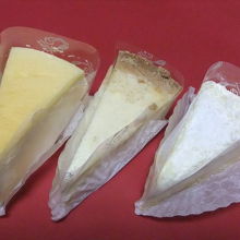 左からスフレチーズ、ケーゼクーヘン、ゴルゴゾーラ