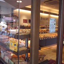 生田ロードの入り口にある