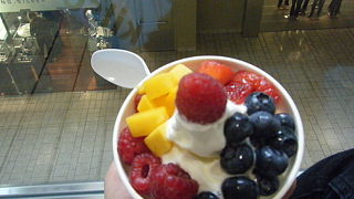 おしゃれなショッピングセンター