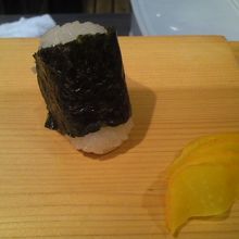 下駄の上に寿司のようにのっけてくれます