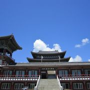 色鮮やかな朝鮮王朝寺院