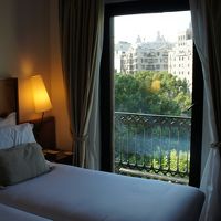 窓の外にカサ・ミラ