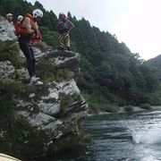 四国の吉野川ではラフティングが楽しめます！