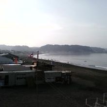 朝なので空いてます。