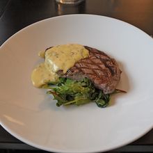 ステーキ　24.2ユーロ　