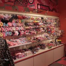 Ucwのファッション 雑貨店 ピンクラテ By アヤノすけ ピンクラテ ユニバーサル シティウォーク大阪店 のクチコミ フォートラベル Ucwのファッション 雑貨店 ピンクラテ By アヤノすけ ピンクラテ ユニバーサル シティウォーク大阪店 のクチコミ フォートラベル