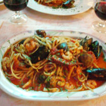 シーフードパスタのホイル包み焼き