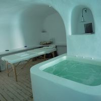 プールの奥にスパ施設、サウナがありました