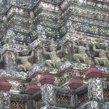 レリーフに見入ってしまいます。