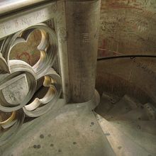 展望台に上る螺旋階段です。