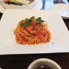 アマトリチャーナ（ベーコンとトマトのパスタ）